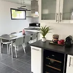 Contemporaine Avec Piscine Chauffee Proche Des Plages * Sauvian