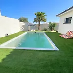Contemporaine Avec Piscine Chauffee Proche Des Plages וילה Sauvian