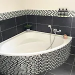 Contemporaine Avec Piscine Chauffee Proche Des Plages *