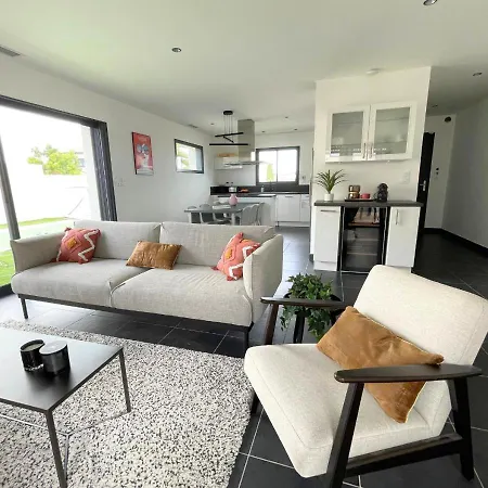 Contemporaine Avec Piscine Chauffee Proche Des Plages *