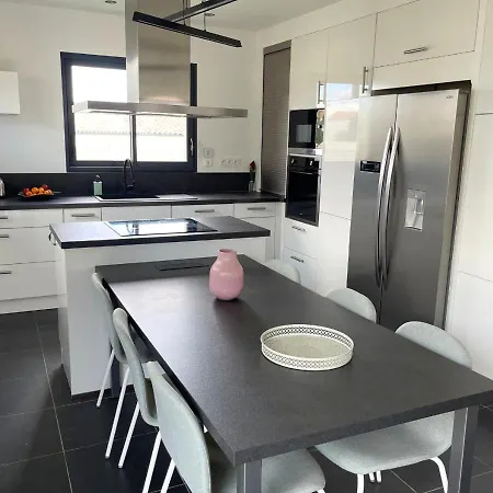 Contemporaine Avec Piscine Chauffée Proche Des Plages Villa *