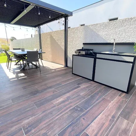 Contemporaine Avec Piscine Chauffee Proche Des Plages * Sauvian