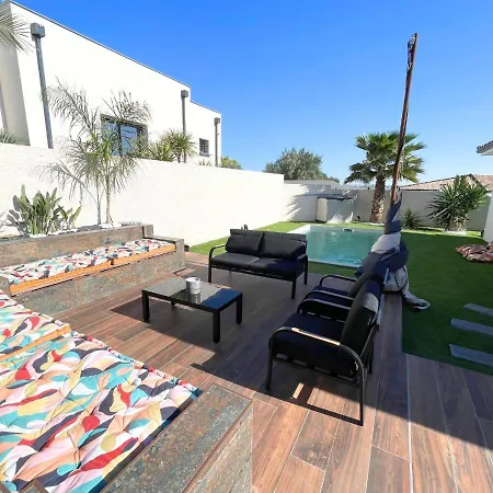 Contemporaine Avec Piscine Chauffee Proche Des Plages 别墅