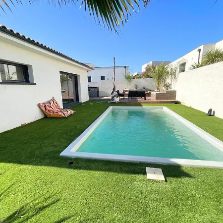 Contemporaine Avec Piscine Chauffee Proche Des Plages 别墅 *