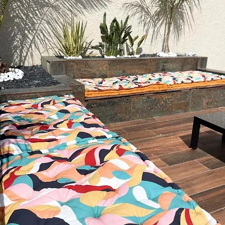 Contemporaine Avec Piscine Chauffée Proche Des Plages Sauvian