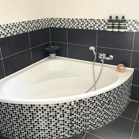 Contemporaine Avec Piscine Chauffée Proche Des Plages *