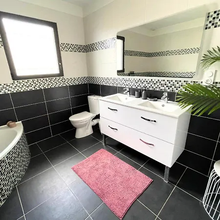 Vila Contemporaine Avec Piscine Chauffee Proche Des Plages Sauvian