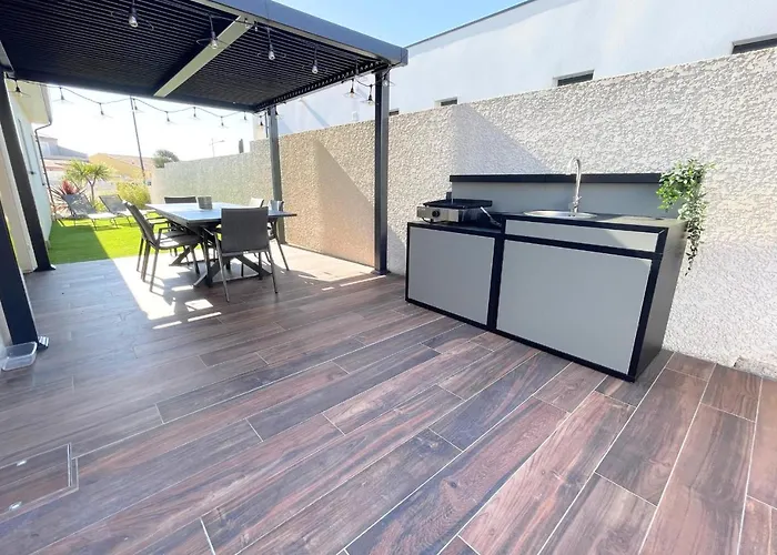 Contemporaine Avec Piscine Chauffee Proche Des Plages * Sauvian