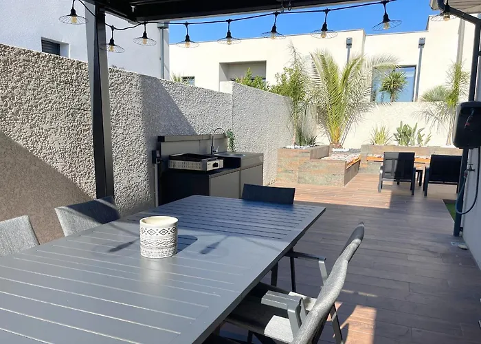 ヴィラ Contemporaine Avec Piscine Chauffee Proche Des Plages
