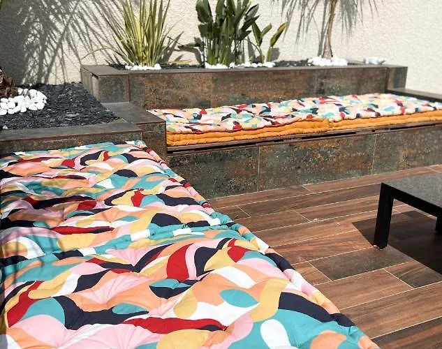 Contemporaine Avec Piscine Chauffee Proche Des Plages Sauvian
