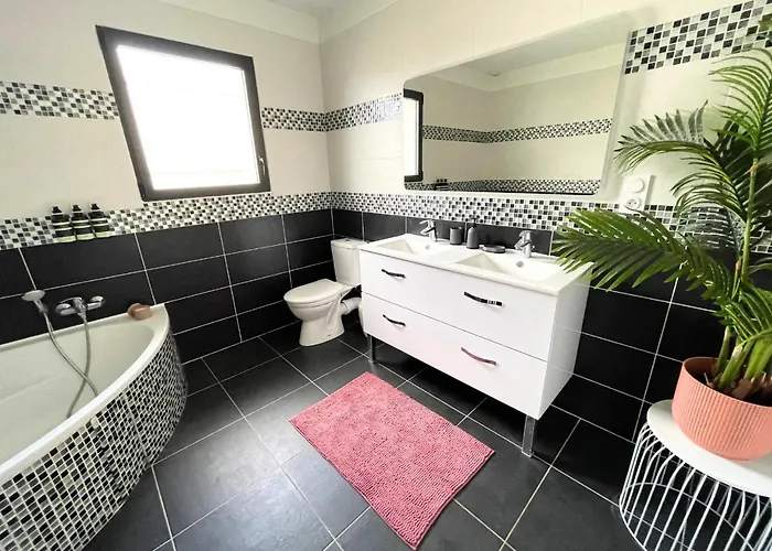 ヴィラ Contemporaine Avec Piscine Chauffee Proche Des Plages Sauvian